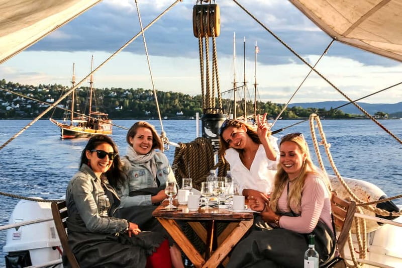 Oslo: Oslo Fjord Sightseeing Cruise by Sailing Ship - A heated traditional sail on Oslo Fjord, starting at Rådhusbrygge 3