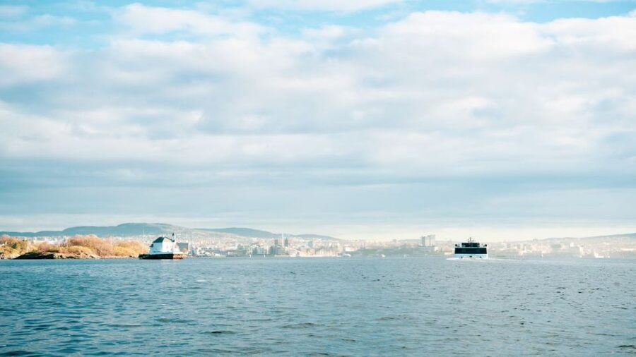 Oslo: Scenic Fjord Cruise with Audio Guide Commentary - Comfort, photos, and that big-window advantage