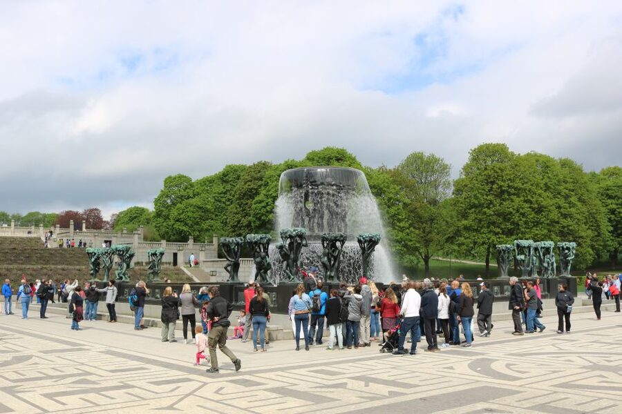 Oslo: Sightseeing with Holmenkollen Ski Jump & Vigeland Park - Vigeland Sculpture Park With a Walk Guide: Meeting Gustav Vigeland’s Ideas