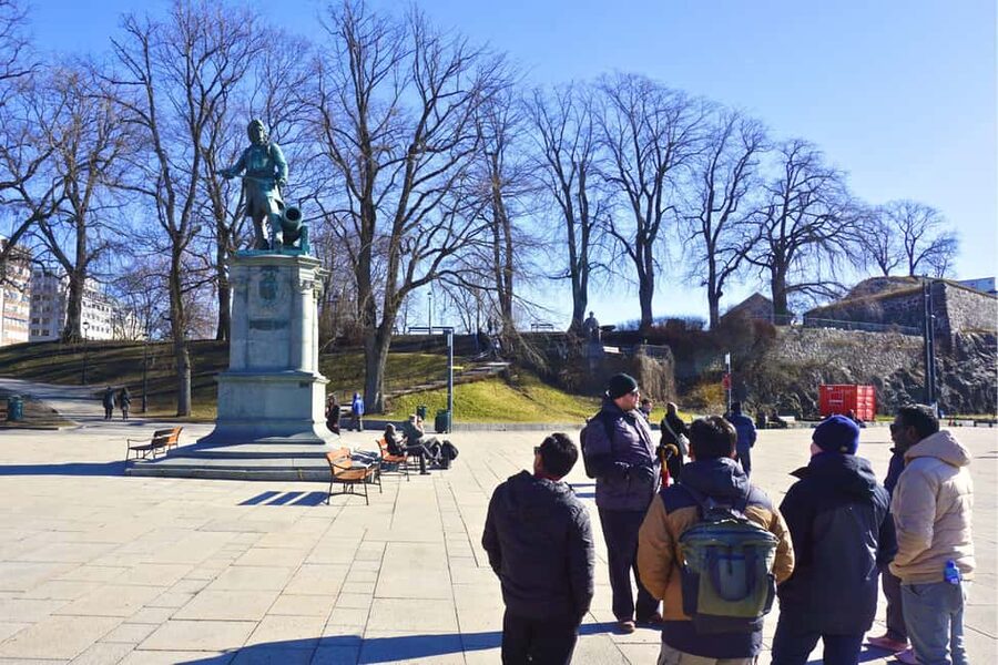 Oslo: Small Group History, Art & Secrets Tour - Karl Johans Gate and the Big-Feeling Street Walk