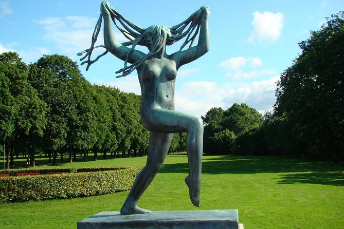 Private 5-hrs Oslo Exclusive Driverguide Luxury Limo/Van-Tour incl Museums - Ekebergparken and Oslo views: the “big picture” stop