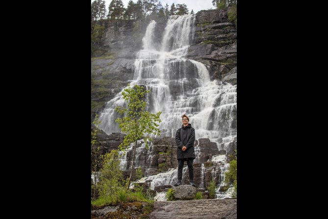 PRIVATE GUIDED TOUR: Highlights of Norway – Trip to the Sognefjord – WINTER - Voss pass-by and the Tvindefossen waterfall payoff