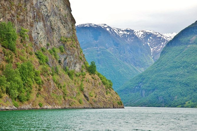 PRIVATE GUIDED TOUR: Highlights of Norway – Trip to the Sognefjord – WINTER - Stalheimsfossen and Sivlefossen: two towering falls from the hairpin road area