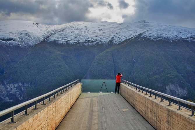 PRIVATE GUIDED TOUR: World Heritage Fjord Landscape – Viking Special – from Flåm - Gudvangen under Kjelfossen: cozy village vibes with Nærøyfjord beginnings