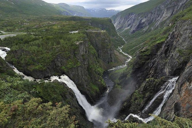 Private tour - Hardangerfjord, Voss Gondola & 4 Great Waterfalls - Stop 1: Fossen Bratte, a 79-meter single-drop waterfall near Bergen