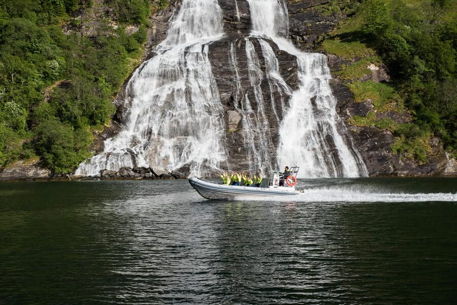 RIB Geiranger - Fjordsafari - Where You Meet: Geiranger Brygge and Getting Set Quickly