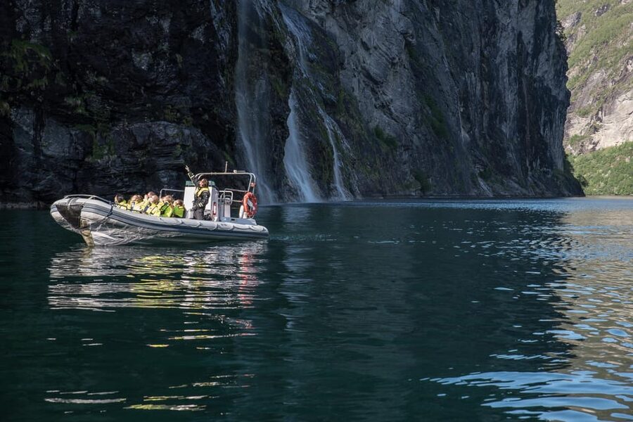 RIB Geiranger - Fjordsafari - Timing and What 1 Hour Really Feels Like