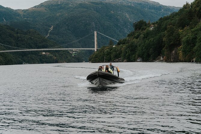 Scenic Hardangerfjord & Fyksesund RIB adventure from Norheimsund - Stop-by-stop: Samlafjorden, Kvamsøy, and the 1937 Fyksesund Bridge