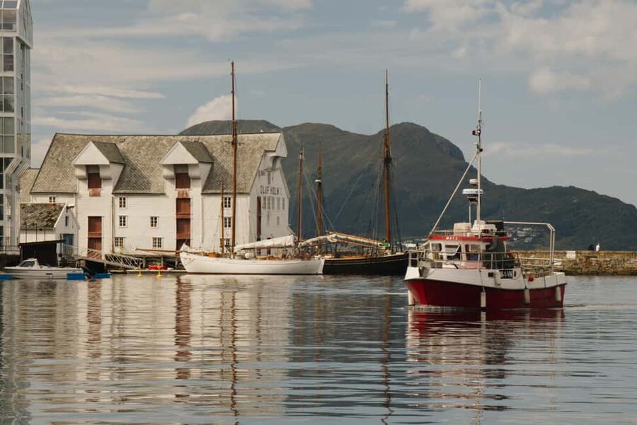 Small Group Tour in Ålesund: Art Nouveau, Sea Views & Insider Tips - Key points worth booking for
