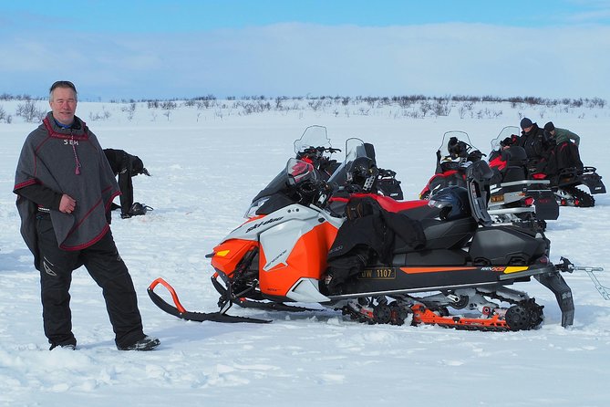 Snowmobile safari in the mountain plateau of Finnmarksvidda - What you will do out on the plateau: photo stops, history talk, and changing light