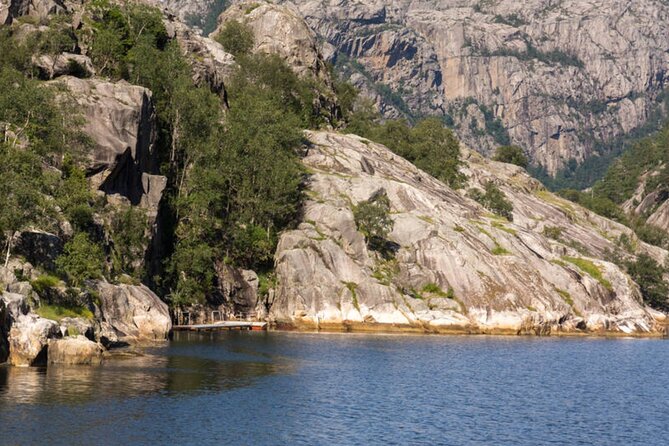 Stavanger: Waterfalls, Caves and Rock Tour By Sea - On Board: Comfort, Snacks, and Hearing the Story