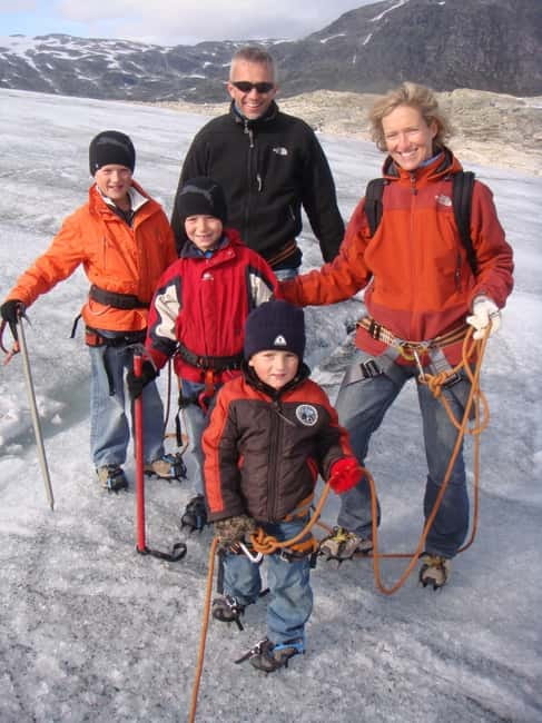 Stygge: Glacier Half Day Tour - Where it starts at Labben, and how you get to the ice