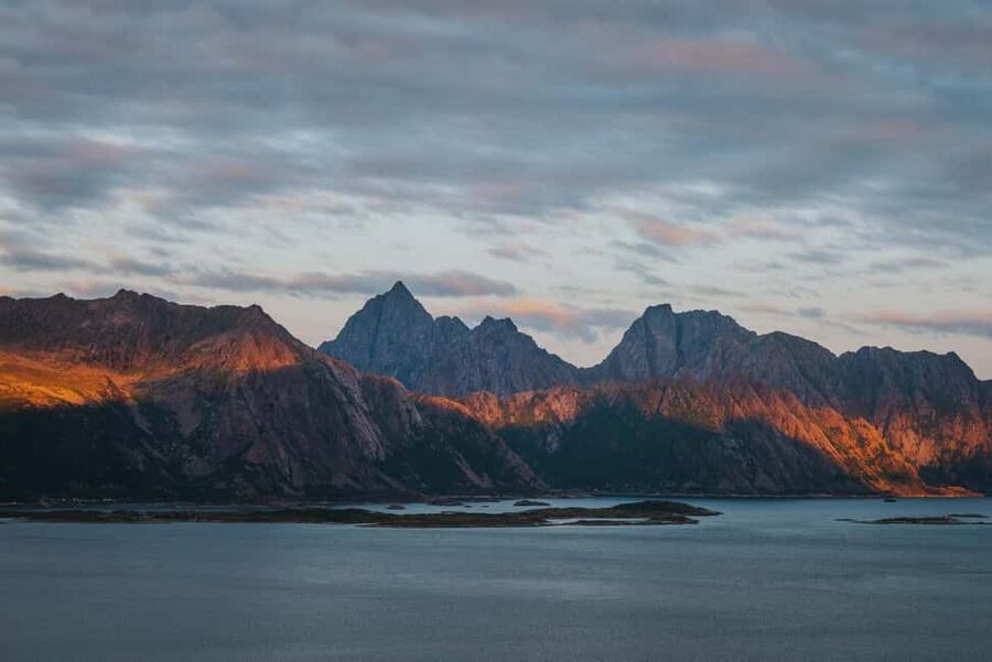 Svolvær: Lofoten Scenic Sightseeing Tour: Half day tour - Stop 3: Unstad Surf Country and a Beachfront Picnic