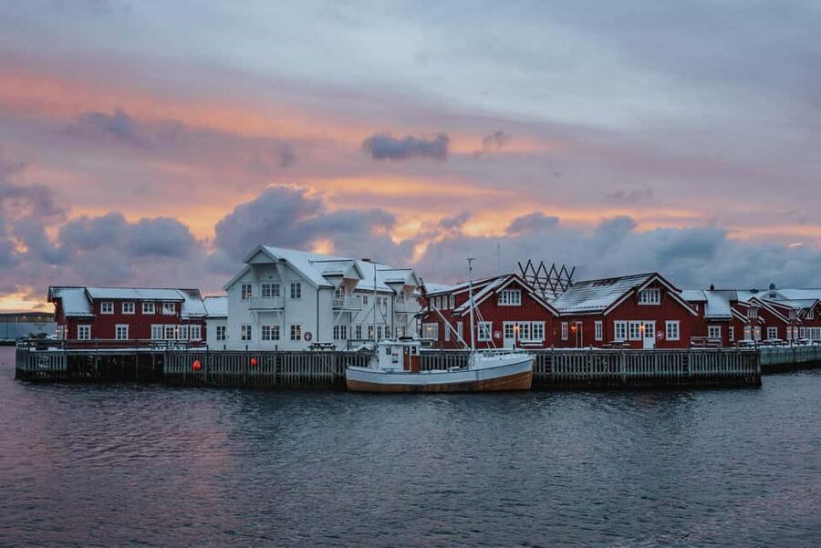 Svolvær: Lofoten Scenic Sightseeing Tour: Half day tour - Pickup Points and the Small-Group Advantage
