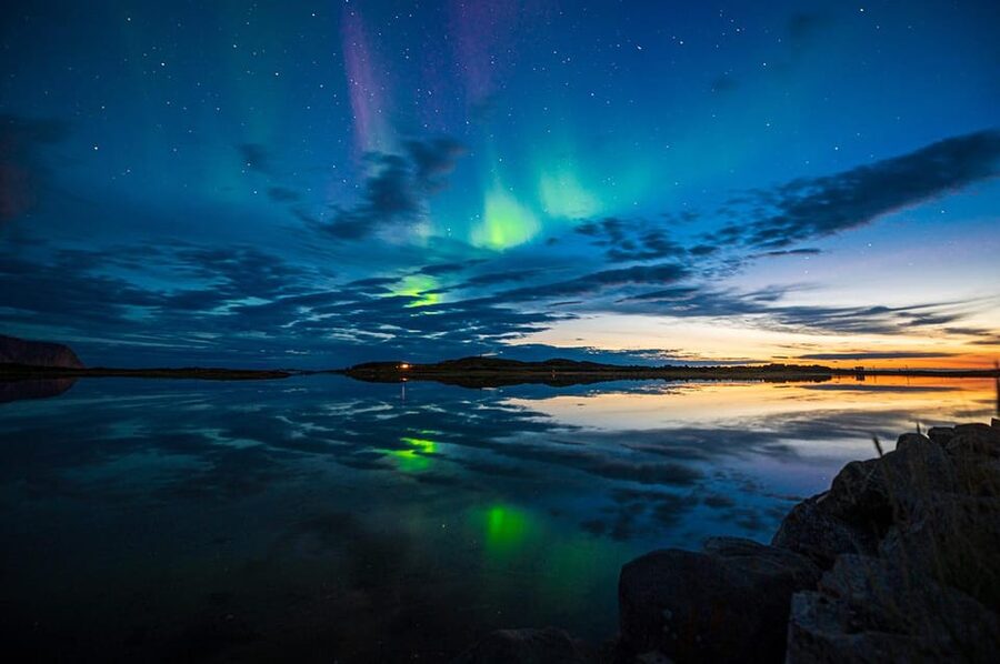 Svolvær: Ultimate Aurora Hunt - The cold-weather reality: warm drinks, quick breaks, and what to pack