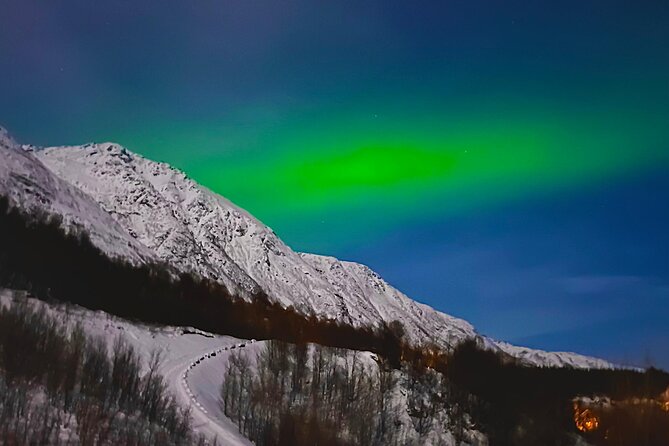The Aurora Tour - small group, northern lights - Gear you get, and how to dress so the cold does not steal your attention