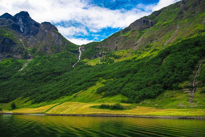 The Scenic Roadtrip, Oslo to Bergen via Flam & the Fjords - Optional add-ons: Flåmsbana train versus fjord cruise (and how to pick)