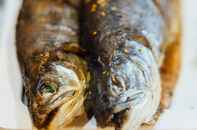 The Tromsø Food Walk, Taste your way through local history - Guide style, small group pacing, and why it feels friendly