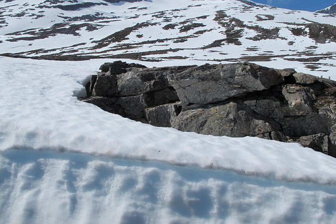 Trollstigen, The Land Of The Trolls - Kokarsteinen: old stone shelters and a short, useful break