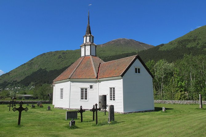Trollstigen, The Land Of The Trolls - Krikebrua: the 1891 rock bridge walk and the quick hike