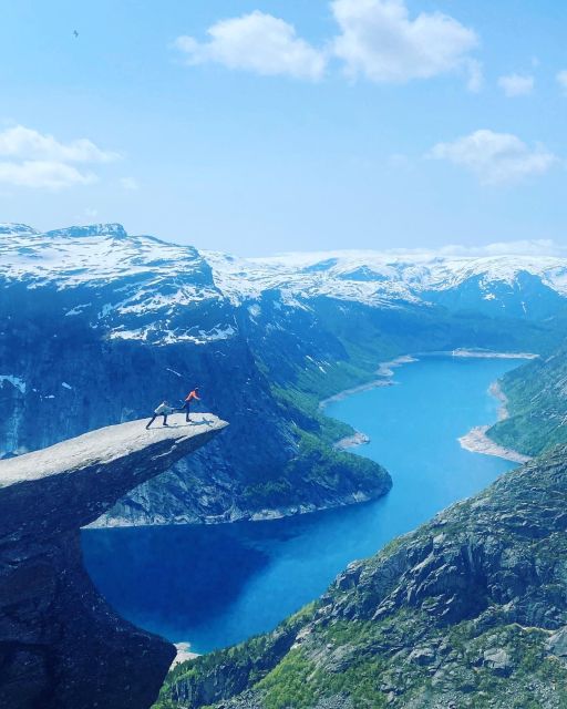 Trolltunga Helicopter & Waterfalss Sightseeing From Bergen - The van segments, where the day earns its value