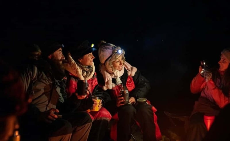 Tromsø: All inclusive Aurora Hunt with photos, food & drinks - Meeting at Scandic Ishavshotel, then into the cold dark