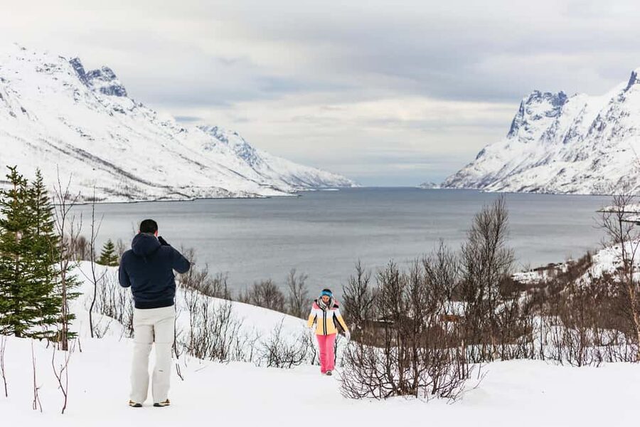 Tromsø: Arctic Landscape and Fjord Tour with Snacks - Eidvegen 298 Photo Stop: Your First Look at the Arctic Coast Mood