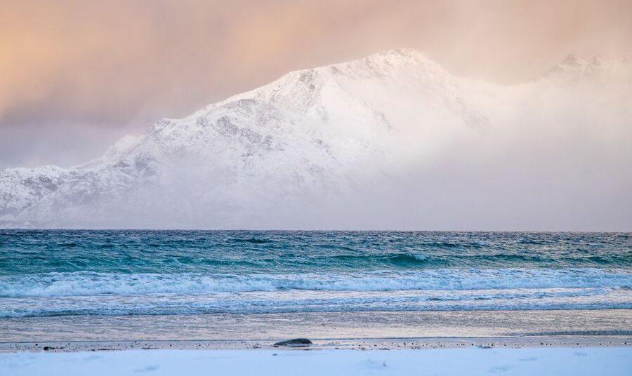 Tromsø: Arctic Nature Roadtrip with Photos & Scenic Lunch - Tripod, free web-sized photos, and why it helps in winter