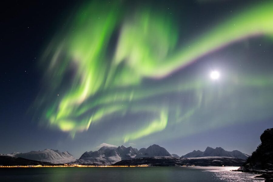 Tromsø: Aurora Borealis, Campfire, Hot Meal, Arctic Tour - Tromsø at Night, with a Plan (and a Plan B)
