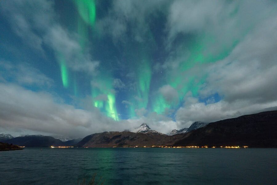 Tromsø: Aurora Borealis, Campfire, Hot Meal, Arctic Tour - How the Campfire Turns Waiting Into a Real Experience