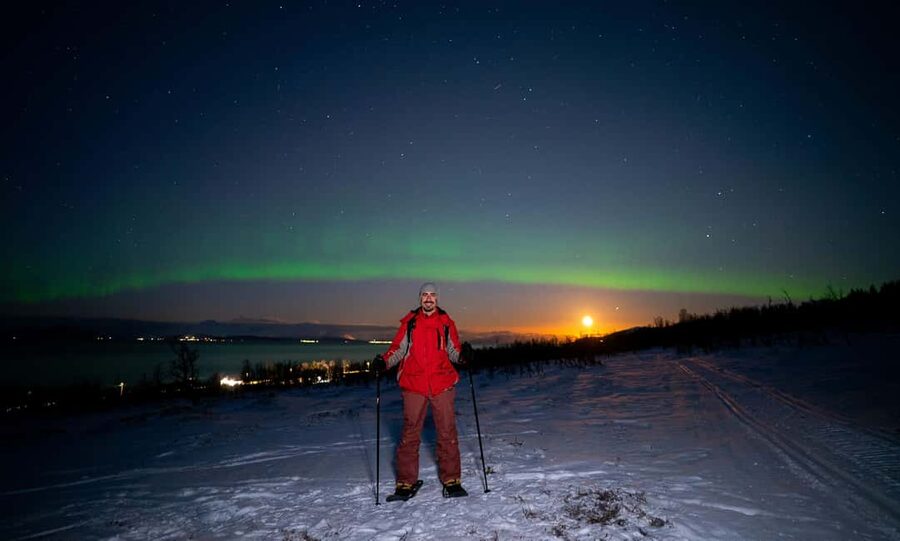 Tromsø: Aurora Crystal Lavvo Experience with Snowshoeing - Who Should Book This Lavvo Aurora Night in Lyngen?