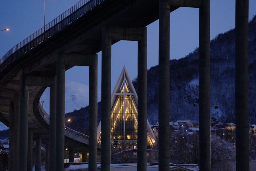 Tromsø: Aurora Dinner Cruise by Hybrid-Electric Catamaran - The First View Point and Food Tasting: Warm Up, Get Oriented