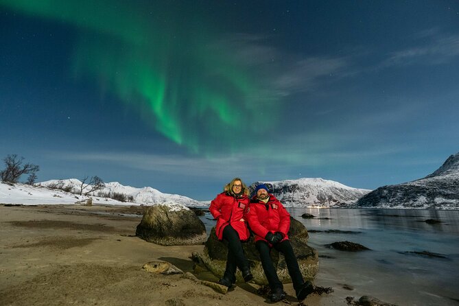 Tromsø: Aurora Magic Northern Lights Tour with Photos - Warm drinks, cookies, and campfire moments that make the wait easier