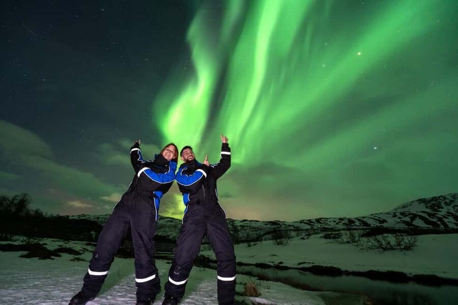 Tromsø: Big Bus Northern Lights Tour with Free Photos - How the aurora hunt really works: no fixed route, real-time choices