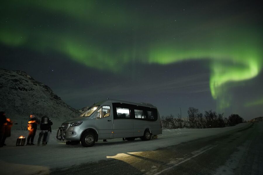 Tromsø: Chase Aurora in Minibus and Free Aurora Portrait - The 7 Hours, Step by Step, From Kirkegata 2 to the Campfire