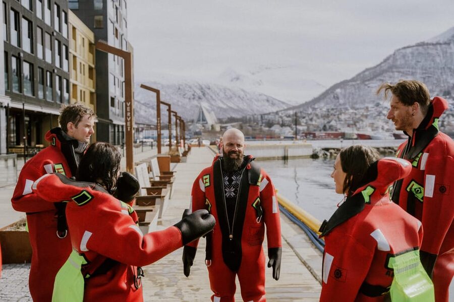 Tromsø city center Urban Floating experience - Dock jump option: thrill seekers get their moment