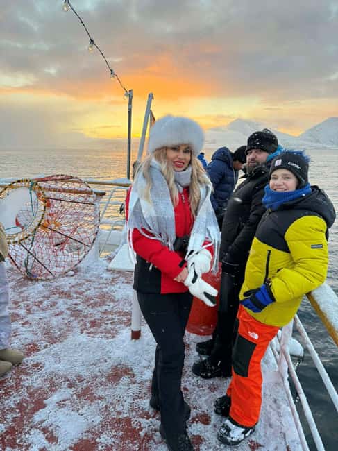 Tromsø: Classic arctic fjord cruise with lite lunch - The included lunch: bacalao, bread, and how to plan around it