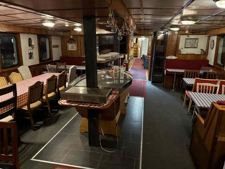Tromsø: Classic arctic fjord cruise with lite lunch - Value for money: is $103 a smart half-day in Tromsø?