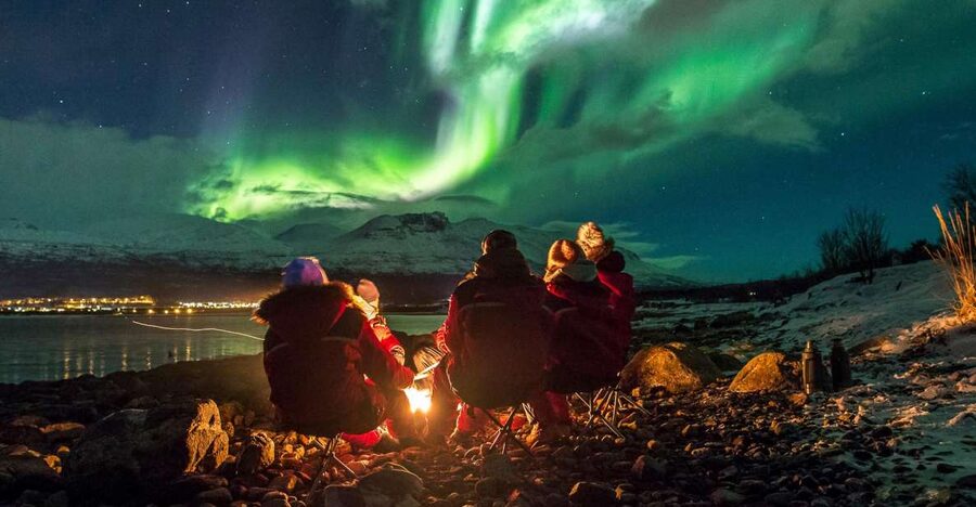 Tromsø: Expert Aurora Hunt - Thermal Gear, Food, Campfire - How the guide finds clear skies using Tromsø microclimates