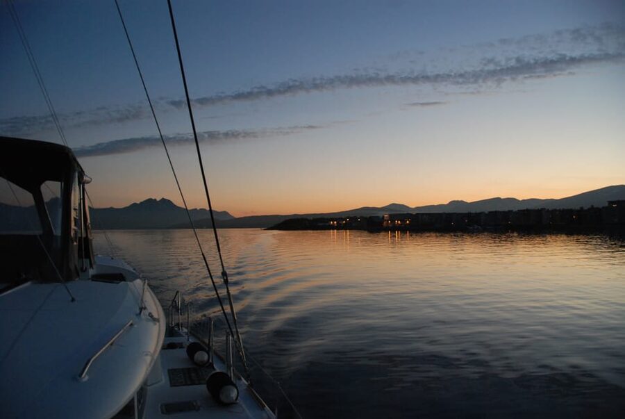 Tromsø: Fjord and Islands Luxury Catamaran Cruise - The return to Tromsø: coffee, fish soup, and what makes it feel like Norway