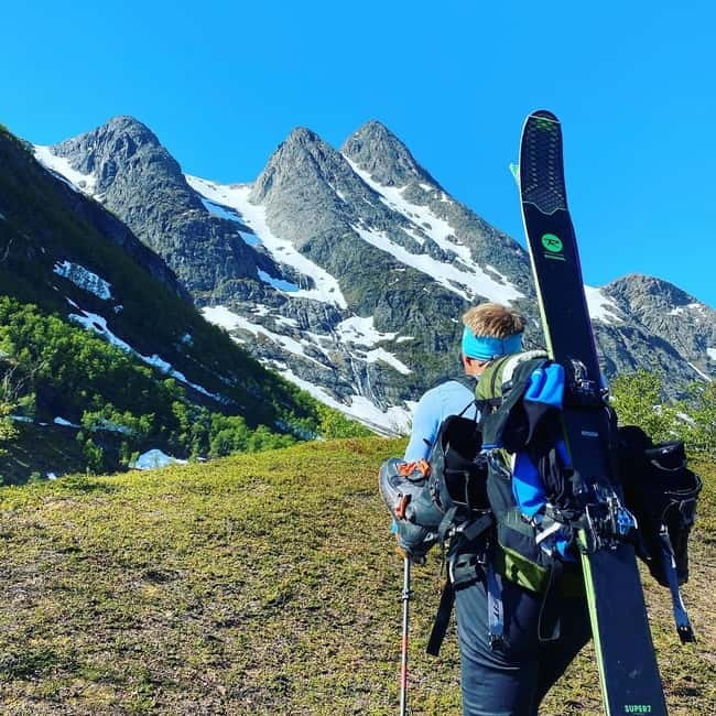 Tromsø: Guided Hiking Tour with Roundtrip Transfers - Kvaløya trails and the specific routes you can choose