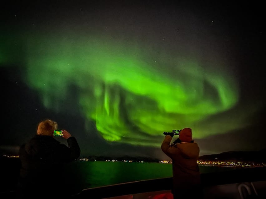 Tromso: Luxury Northern Lights Cruise with Hot Tub & Dinner - What Grindøysundet adds beyond aurora chasing