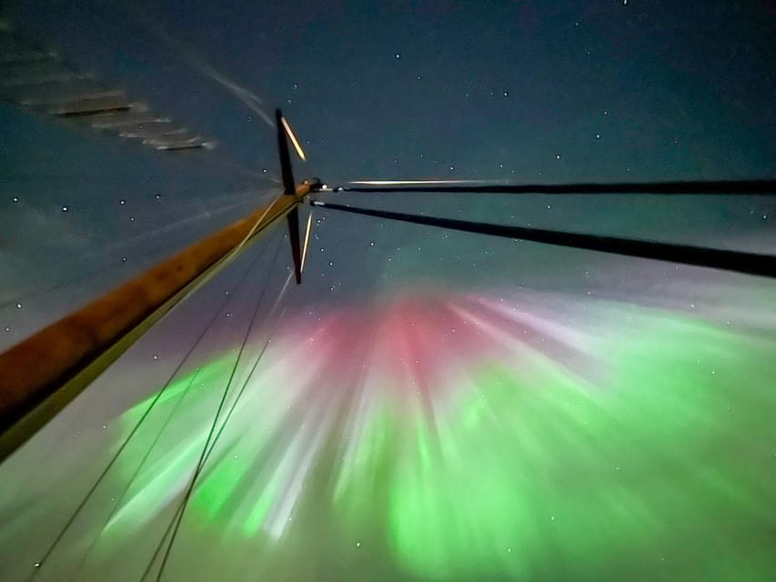 Tromso: Luxury Northern Lights Cruise with Hot Tub & Dinner - The 4-hour plan: from harbor views to Grindøysundet