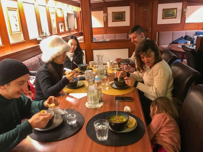 Tromsø: Luxury Polar Fjord Cruise w/ Hot Tub & Polar Plunge - What to Wear and Bring for Tromsø Cold