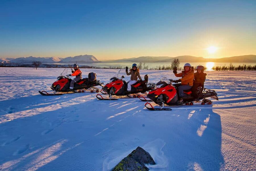 Tromsø: Lyngen Alps Guided Snowmobile Tour - Drivers, passengers, and the joy of switching places