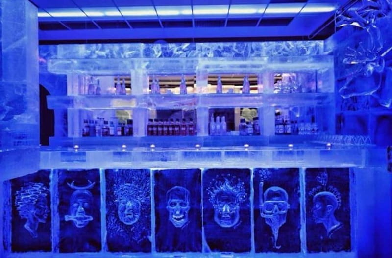 Tromsø: Magic Ice Bar Entrance and Welcome Drink - The ice bar experience: small space, big atmosphere for a short visit