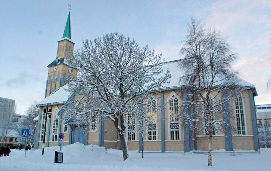 Tromsø: Midnight Concert Ticket at the Tromsø Cathedral - Inside the Wooden Cathedral: Why the Acoustics Get People Emotional