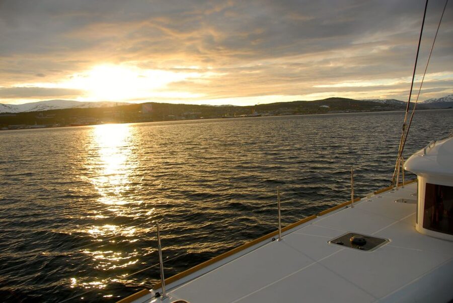 Tromsø: Midnight Sun Cruise in a Luxury Catamaran - Fish Soup and Norwegian Flavor Without the Restaurant Hassle