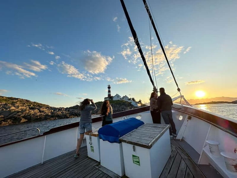 Tromsø: Midnight Sun Evening Cruise with Hot Tub - Finding World Sea Explorers at the Stella Oceana dock