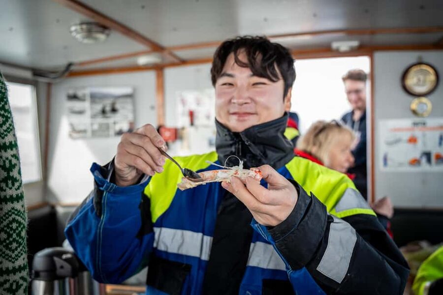 Tromsø: Nocturnal cod fishing with meal. - Should you book Duen Experience for night cod fishing and meal?